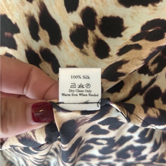 WE ARE LEONE LEOPARD PRINT SILK ROBE XS/S - Picture 12 of 12